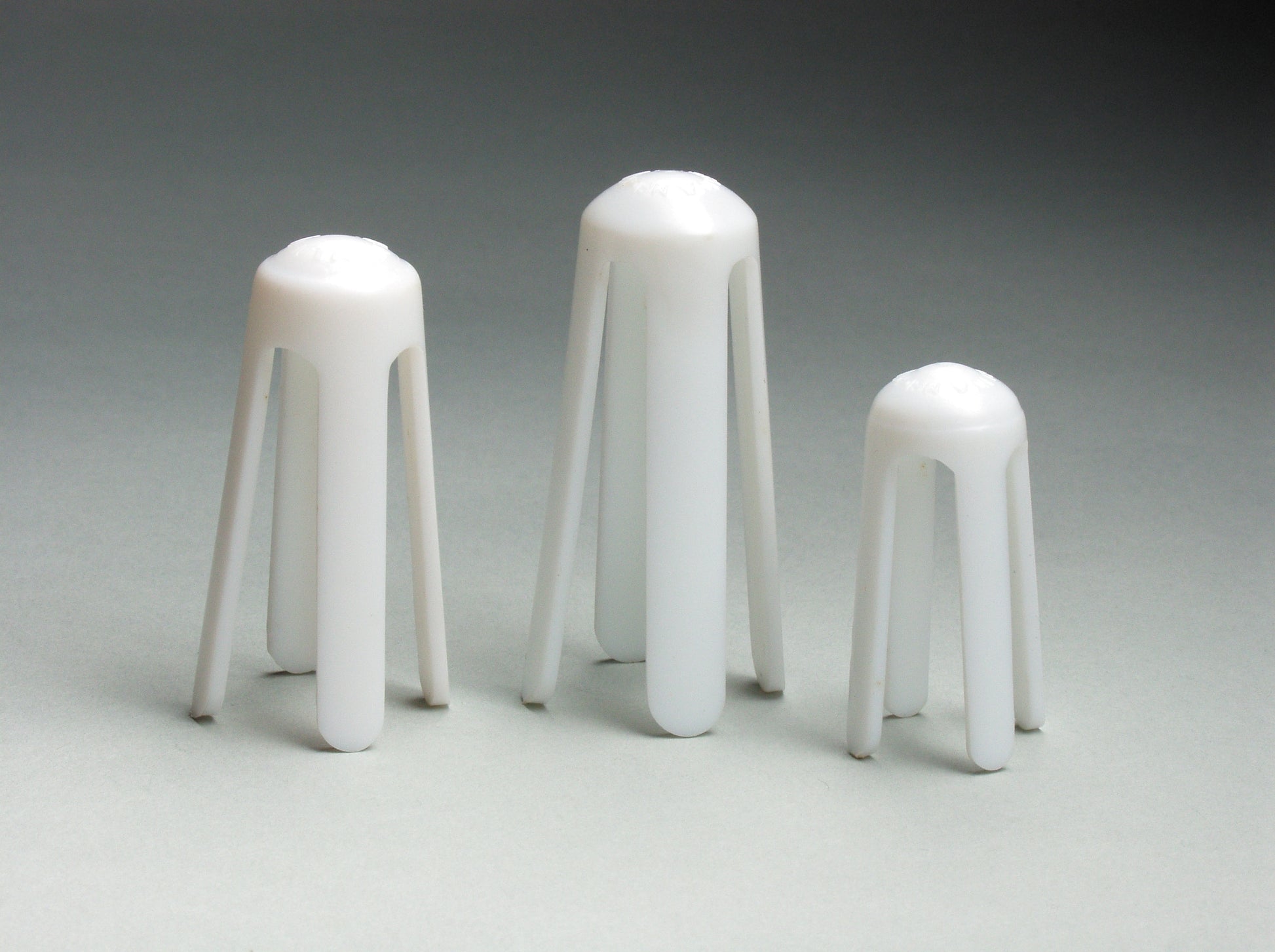 Finger Guard Medi-Pak™ Small / Medium / Large Pull-On Left Hand White